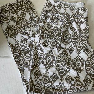 D & Co Women's Pants White w/ Tan Print Leggings Size Med